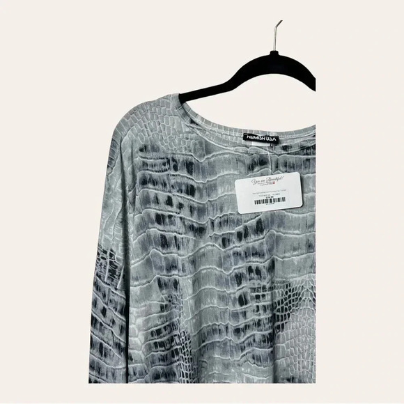 HEIMISH USA LONG SLEEVE TOP ANIMAL PRINT GRAY/LIGHT BLUE/BLACK IN COLOR SIZE XL - Picture 4 of 10